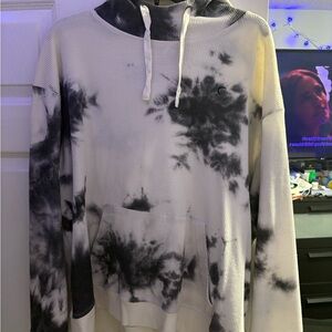 Black and White Tie-Dye light weight Sweater